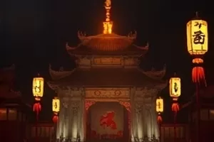 沉默的课表剧集封面，黑板上写满粉笔字